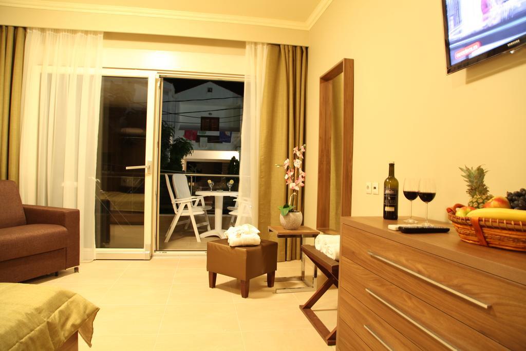 ホテル Orchidea Kallithea  部屋 写真